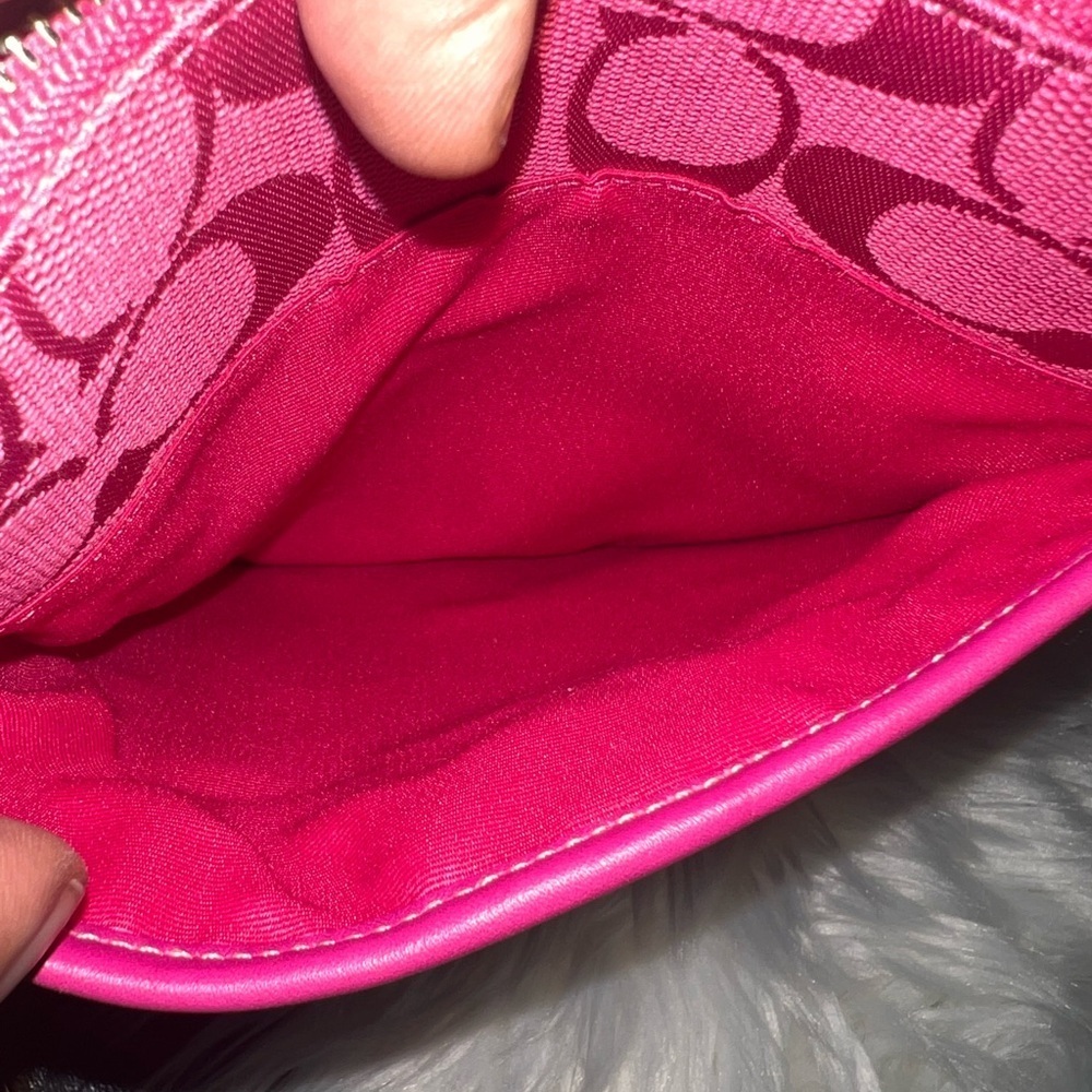 Coach vintage pink Mini Signature c
Stripe swingback Crossbody Bag - Picture 10 of 10